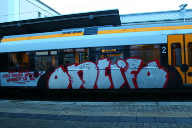 Graffiti Train - Photo by 505er - antifa
