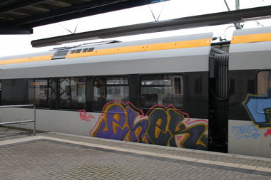 Graffiti Train - Photo by 505er - ehek
