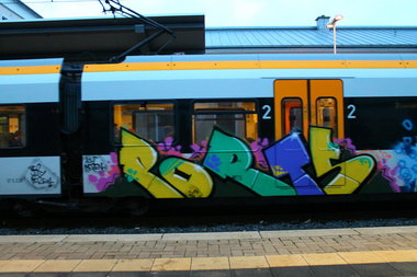 Graffiti Train - Photo by 505er - Ports