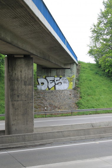 Graffiti Bombing - Photo by 505er - DES