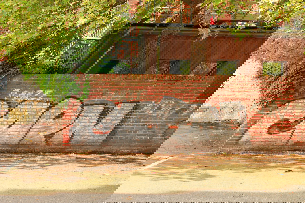 Graffiti Bombing - Photo by 505er