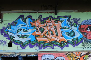 Graffiti Wall - Photo by 505er - Grims