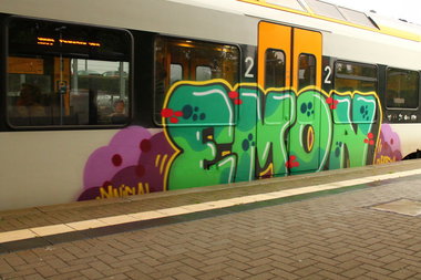 Graffiti Train - Photo by 505er - emon