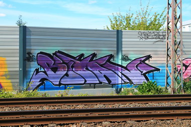 Graffiti Bombing - Photo by 505er - butan