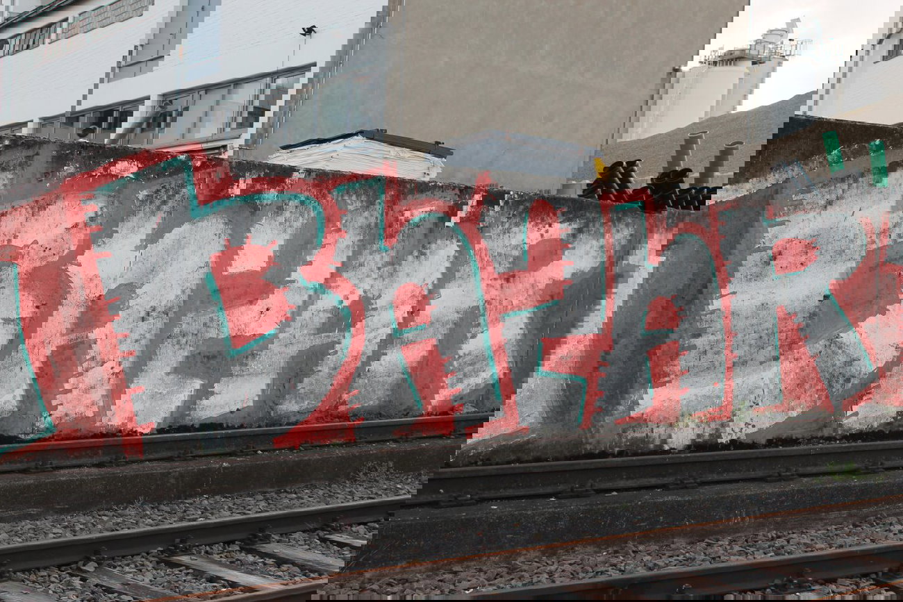 Graffiti Bombing - Photo by 505er - bazar