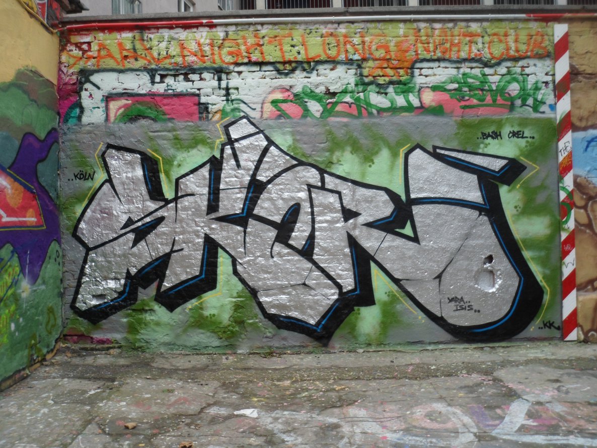 Graffiti Wall - Photo by 505er - skor