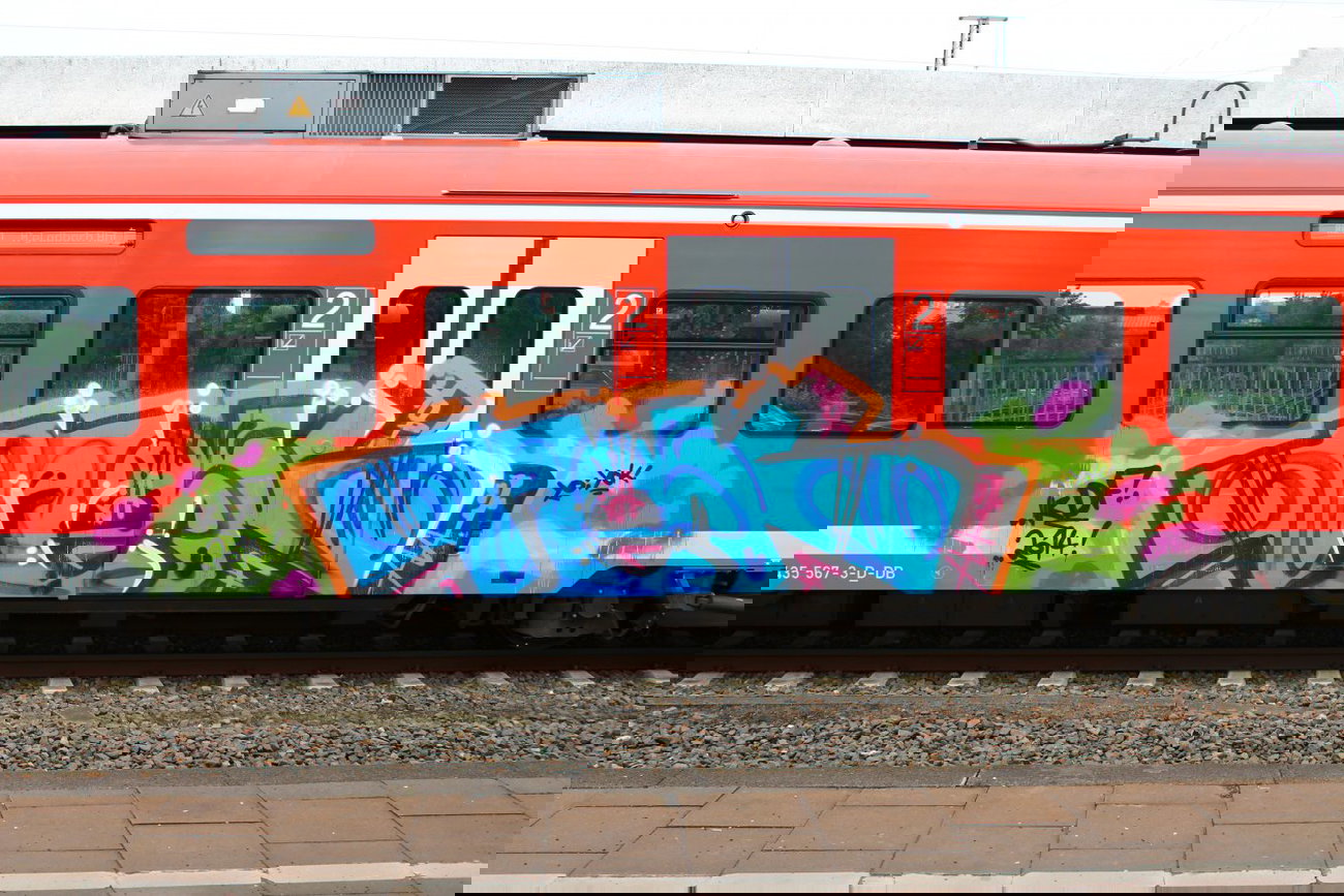 Graffiti Train - Photo by 505er - tek