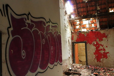 Graffiti Wall - Photo by 505er - slash