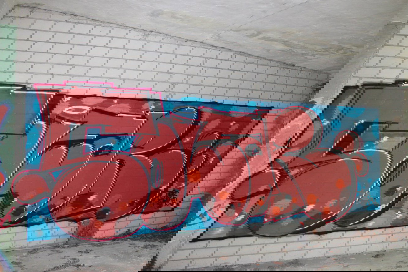 Graffiti Wall - Photo by 505er - solar