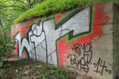 Graffiti Bombing - Photo by 505er - wir, arms, bäms