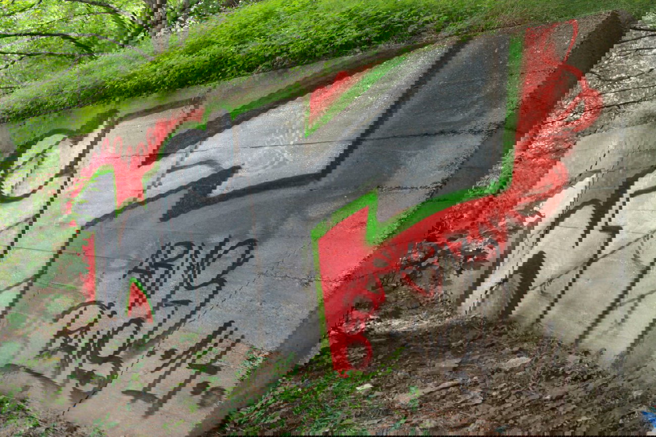 Graffiti Bombing - Photo by 505er - wir, arms, bäms