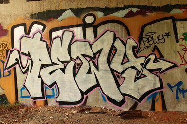 Graffiti Wall - Photo by 505er - pewy