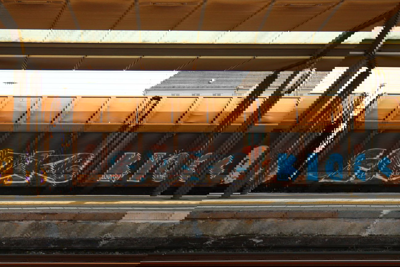 Graffiti Train - Photo by 505er - falke, kiooc