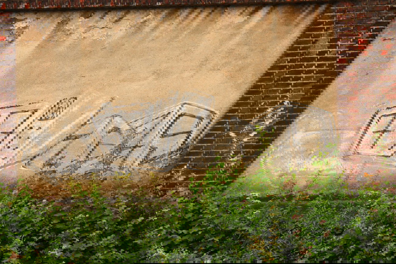 Graffiti Bombing - Photo by 505er - 77, teas