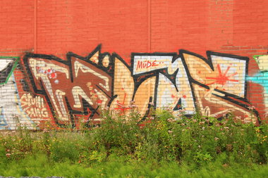 Graffiti Bombing - Photo by 505er - müde, stuhl, gang