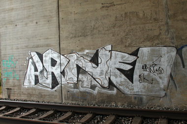 Graffiti Bombing - Photo by 505er - arne