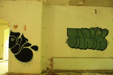 Graffiti Bombing - Photo by 505er - ayc, tarif