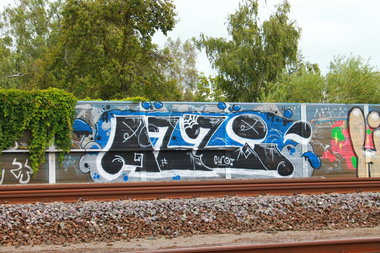 Graffiti Bombing - Photo by 505er - azzi