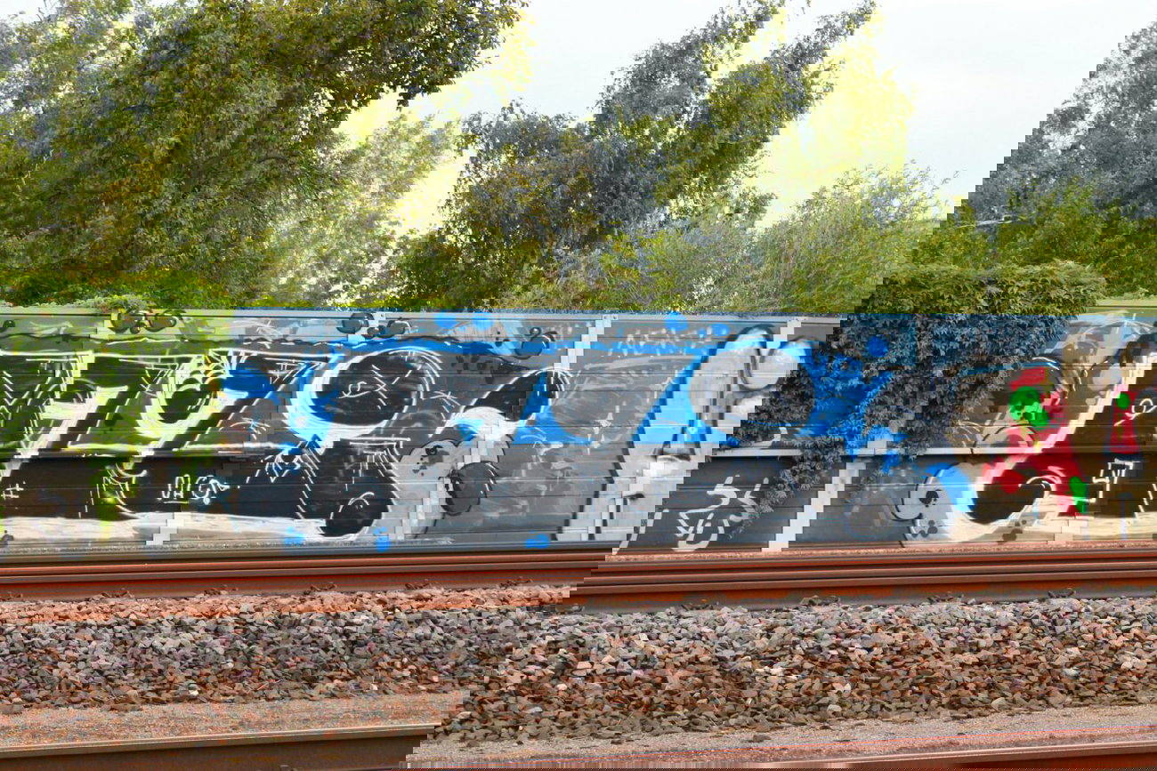 Graffiti Bombing - Photo by 505er - azzi