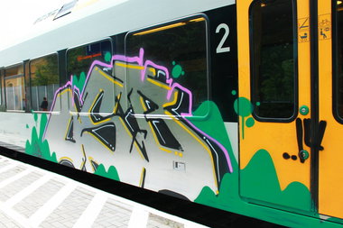 Graffiti Train - Photo by 505er - osb