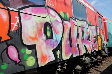 Graffiti Train - Photo by 505er - pure