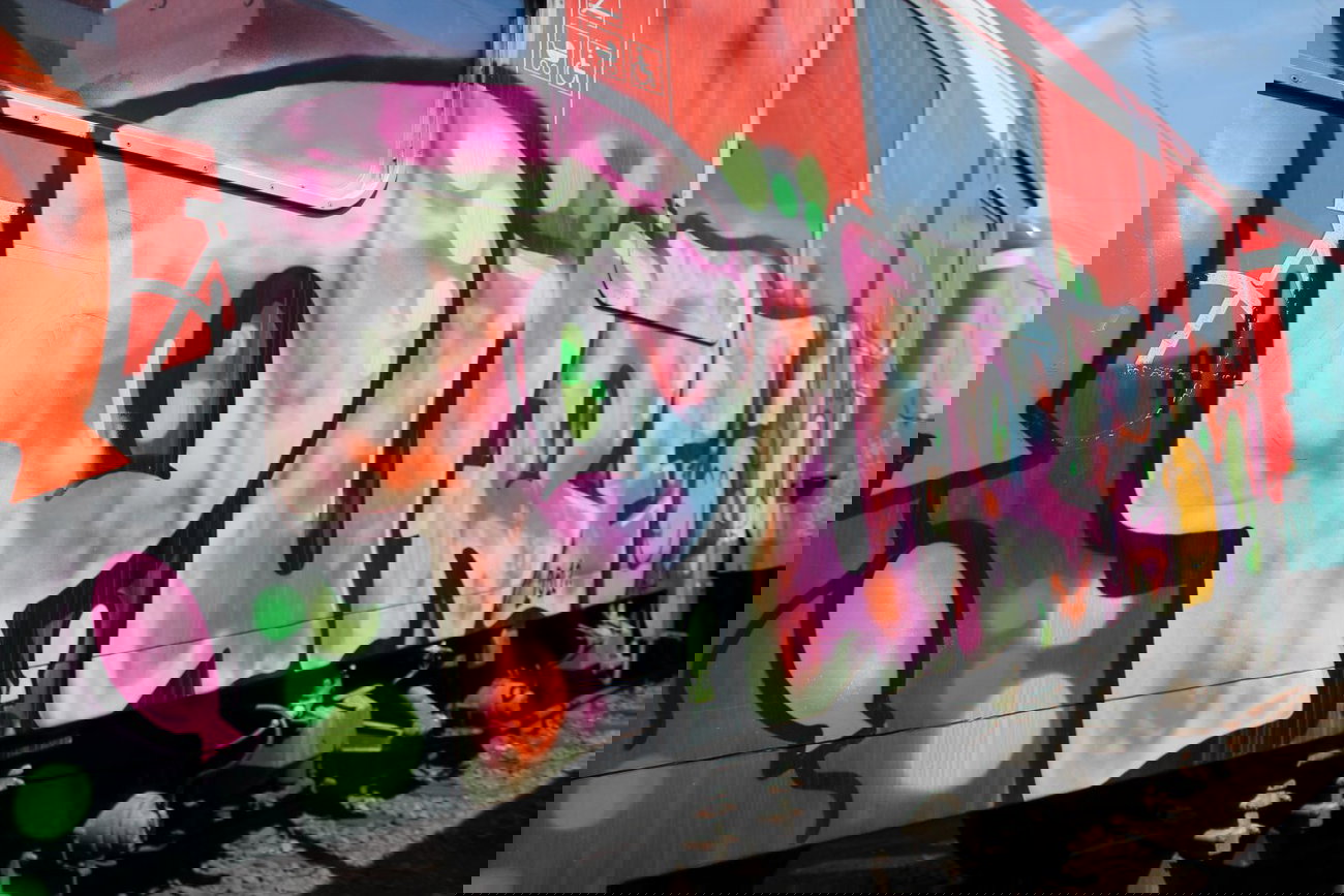 Graffiti Train - Photo by 505er - pure