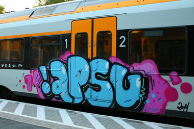 Graffiti Train - Photo by 505er - apsu