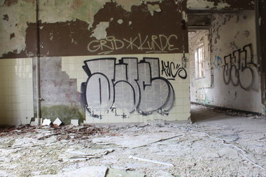 Graffiti Bombing - Photo by 505er - ayc