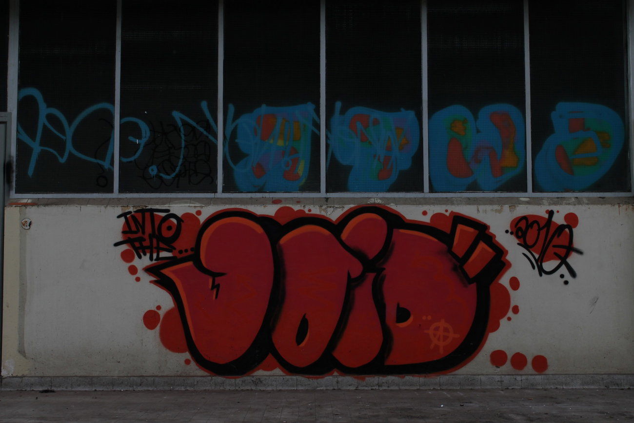 Graffiti Wall - Photo by 505er - void