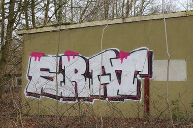 Graffiti Wall - Photo by 505er - srat