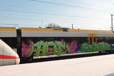 Graffiti Train - Photo by 505er - hoe