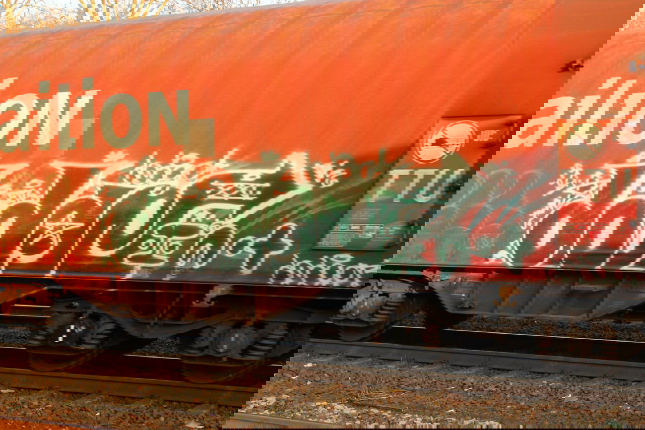 Graffiti Train - Photo by 505er - dodge