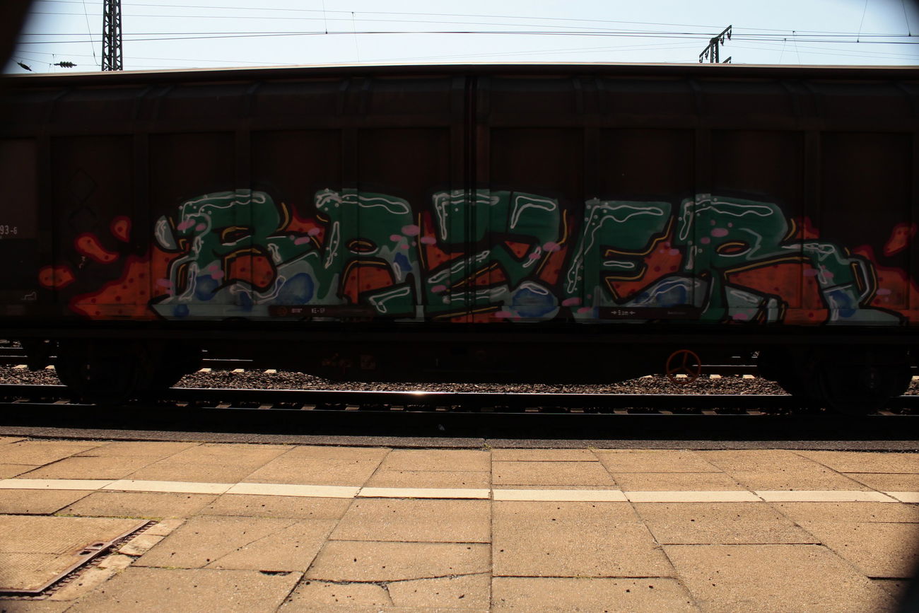 Graffiti Train - Photo by 505er - bazer