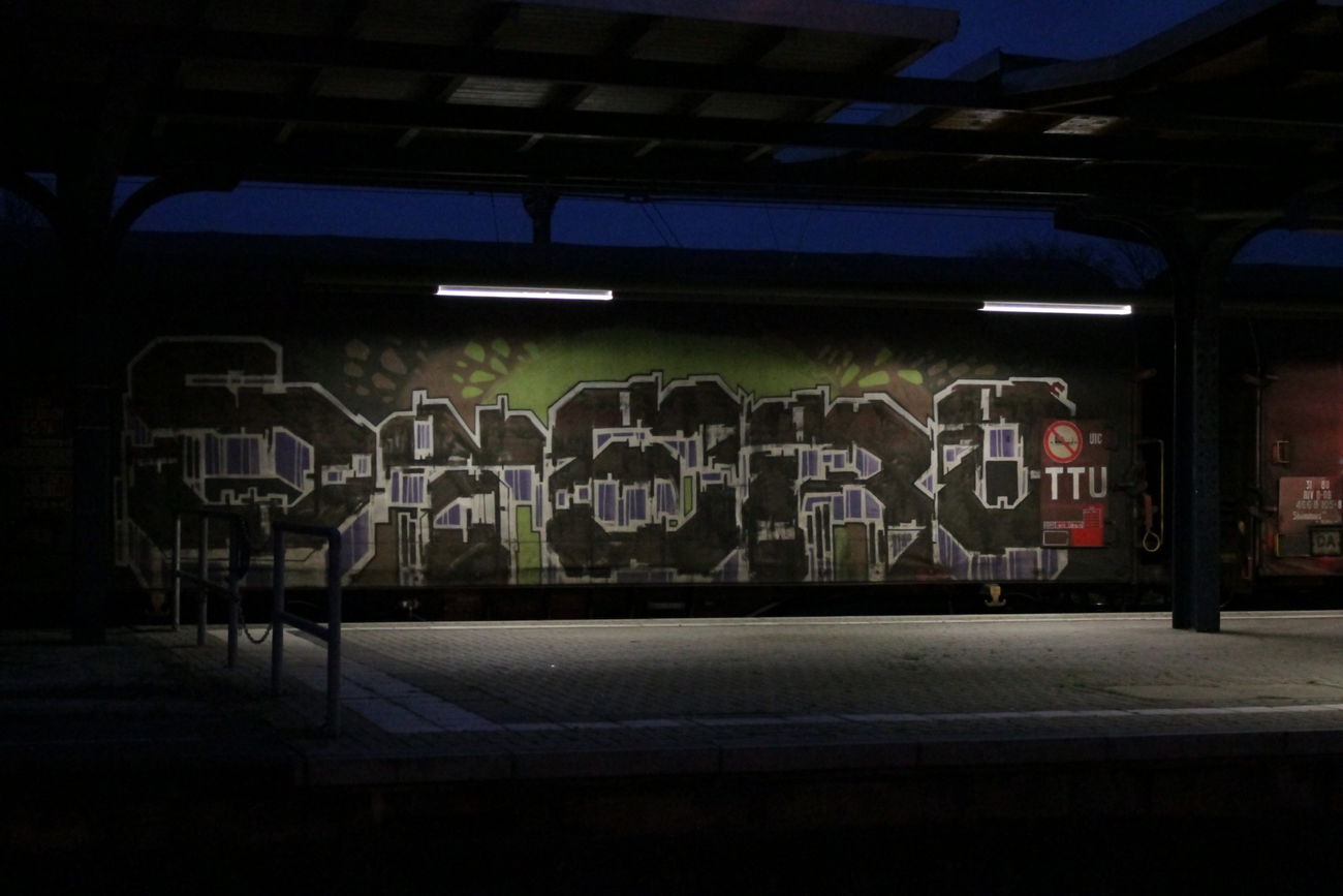 Graffiti Train - Photo by 505er - Stero