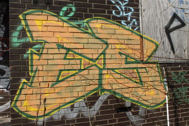 Graffiti Bombing - Photo by 505er - es