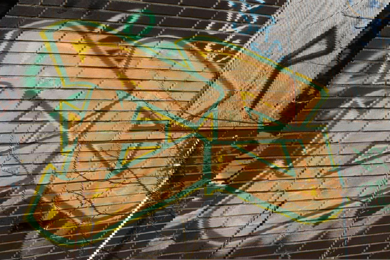 Graffiti Bombing - Photo by 505er - es