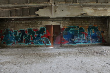 Graffiti Wall - Photo by 505er - kurde, grid