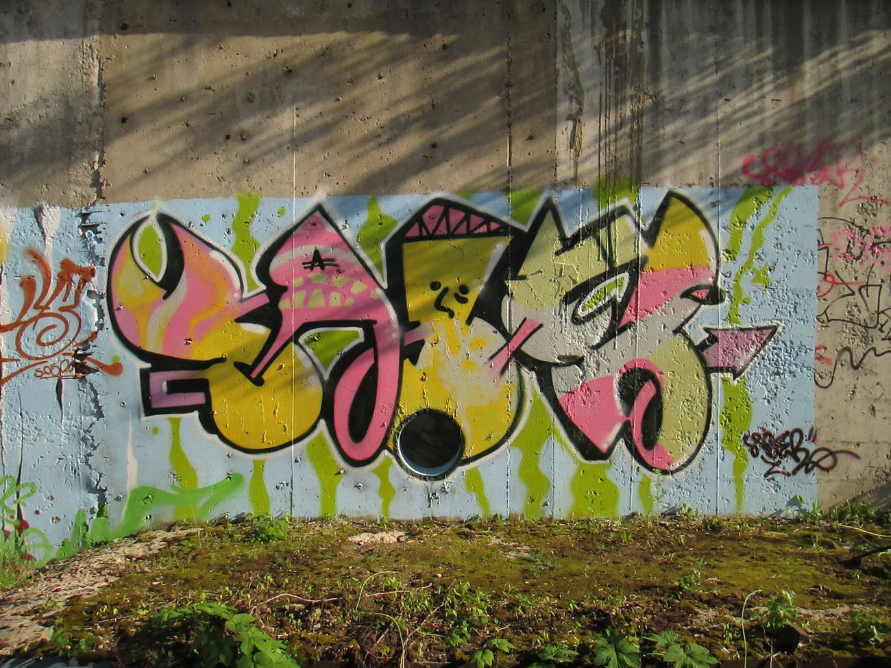 Graffiti Wall - Photo by 5483r143 (2013)