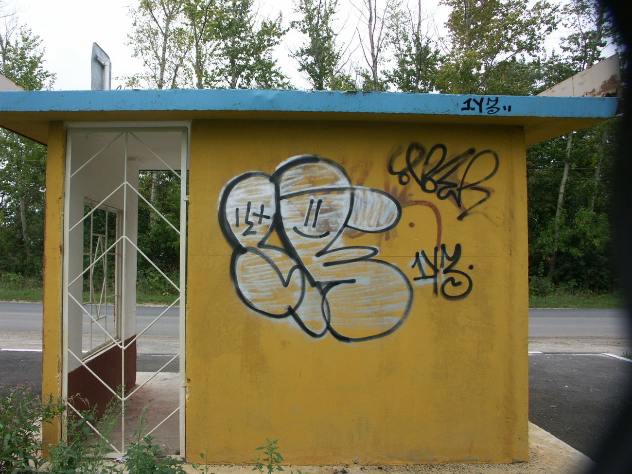 Graffiti Wall - Photo by 5483r143 (2012)