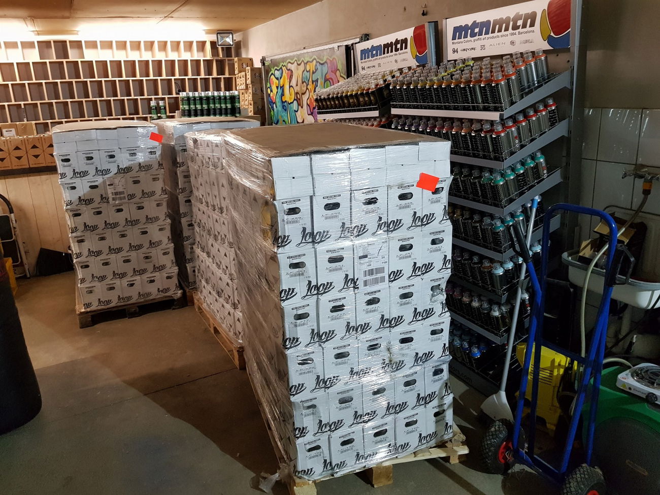 Graffiti Artwork - Photo by 6lineyard