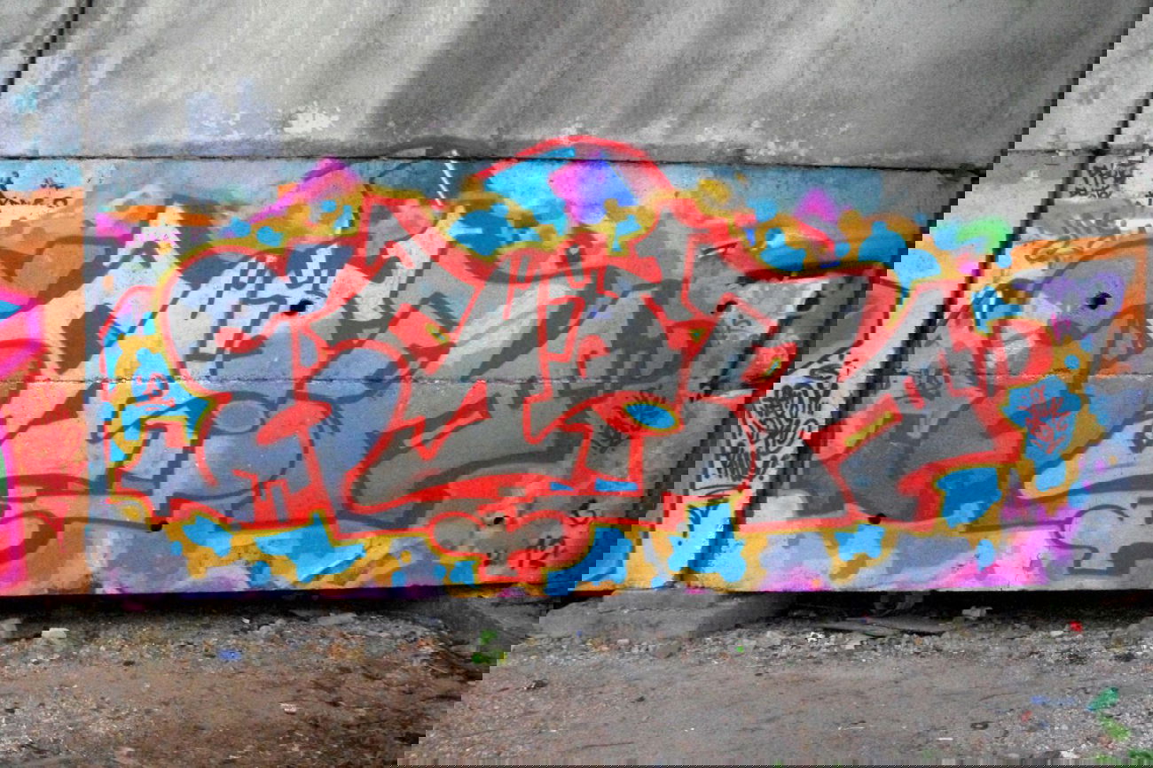 Graffiti Wall in Vilnius - Photo by 714 - ESER (2012)