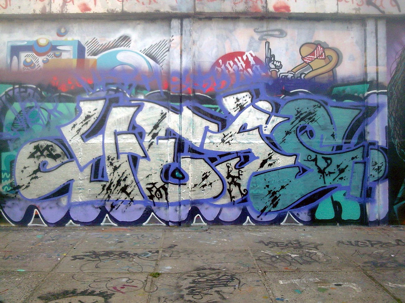 Graffiti Wall in Vilnius - Photo by 714 - ESER, YESS, VILNIUS (2015)