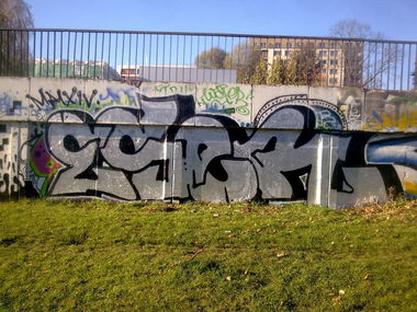 Graffiti Bombing in Vilnius - Photo by 714 - eser, vilnius, 2014