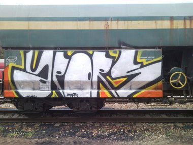 Graffiti Train - Photo by ABCmaniac - apors