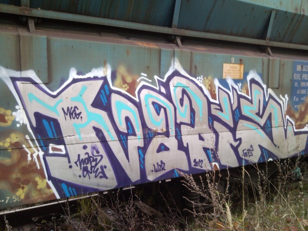 Graffiti Train - Photo by ABCmaniac - napis