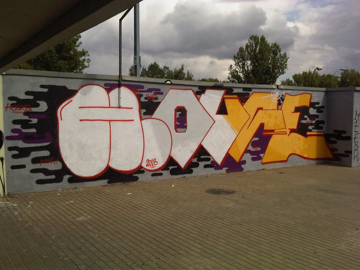 Graffiti Wall - Photo by ABCmaniac - house
