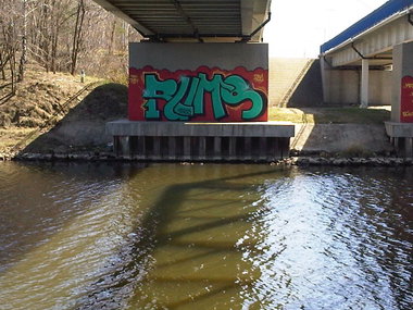 Graffiti Wall - Photo by ABCmaniac - rums