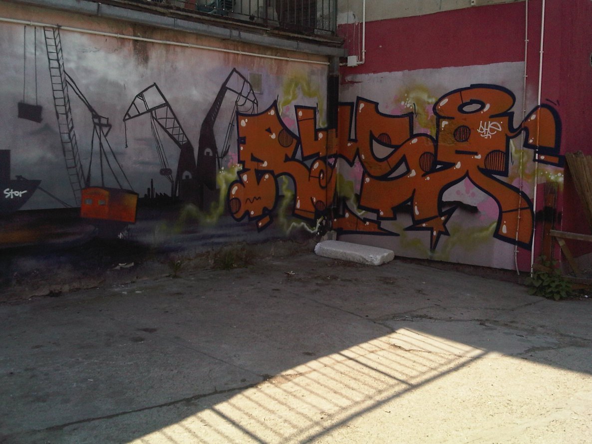 Graffiti Wall - Photo by ABCmaniac