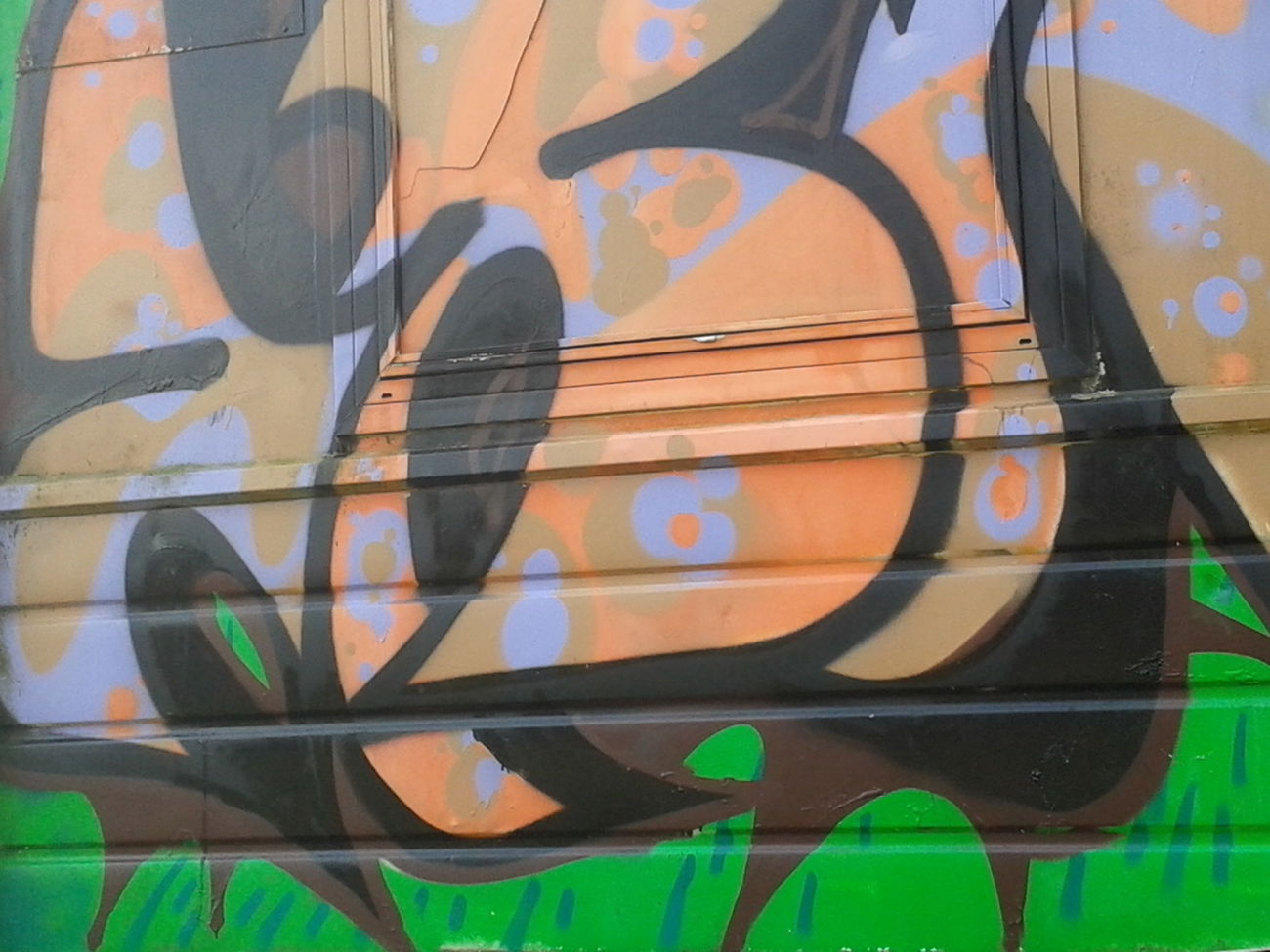 Graffiti Wall - Photo by AER0S0L - QRIN (2013)