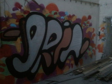 Graffiti Wall - Photo by AER0S0L - Qrin